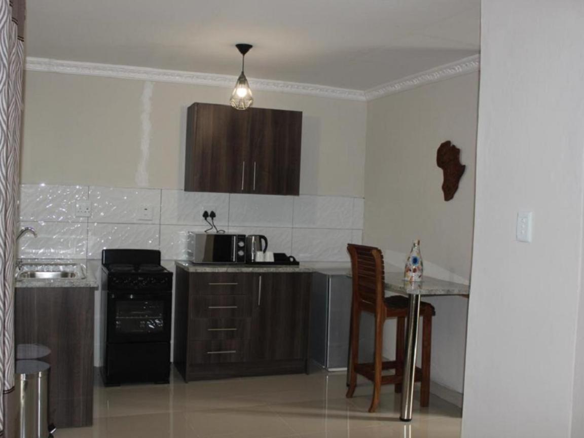 Juda Haus Lodge Katima Mulilo ภายนอก รูปภาพ