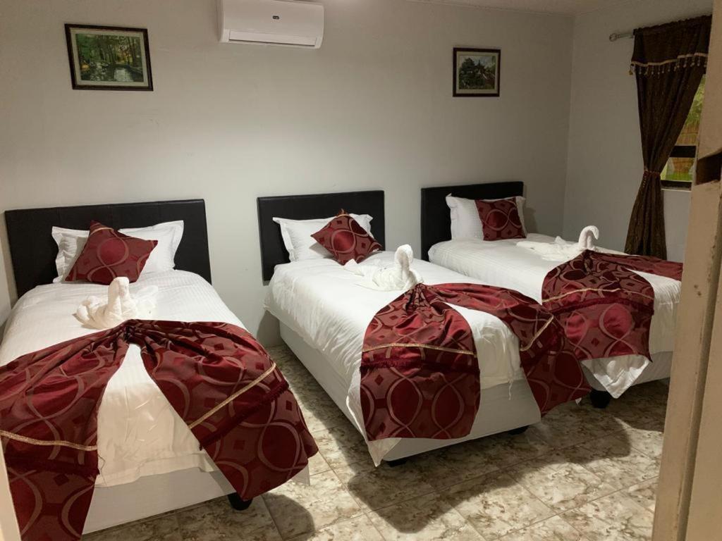 Juda Haus Lodge Katima Mulilo ภายนอก รูปภาพ