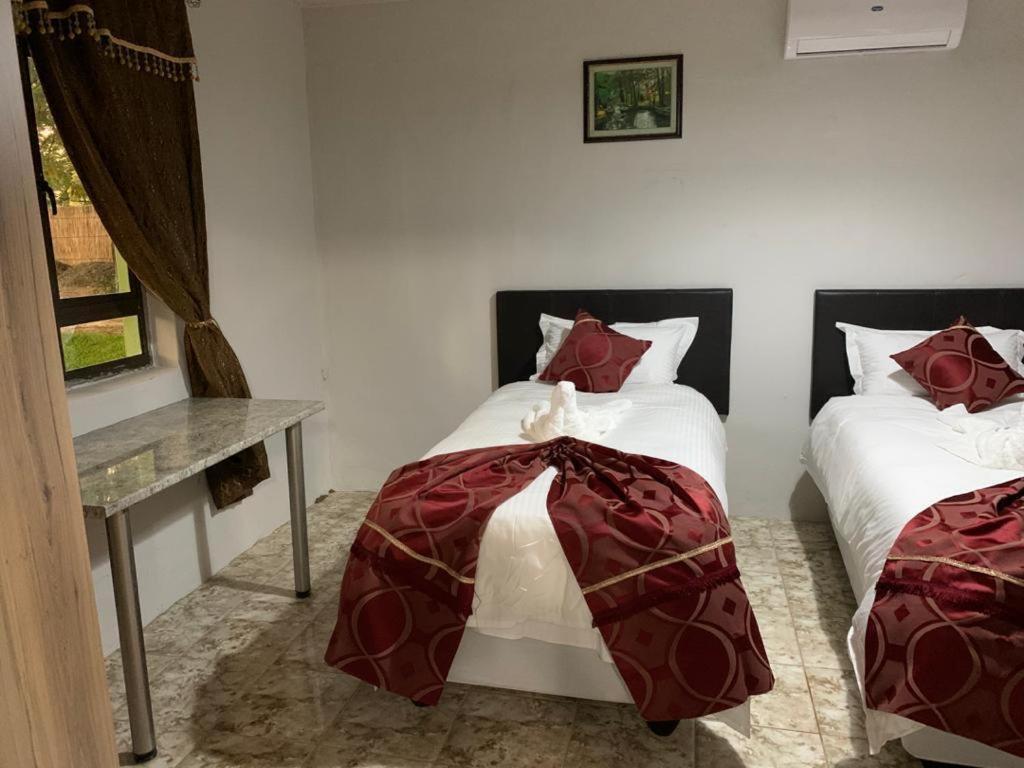 Juda Haus Lodge Katima Mulilo ภายนอก รูปภาพ