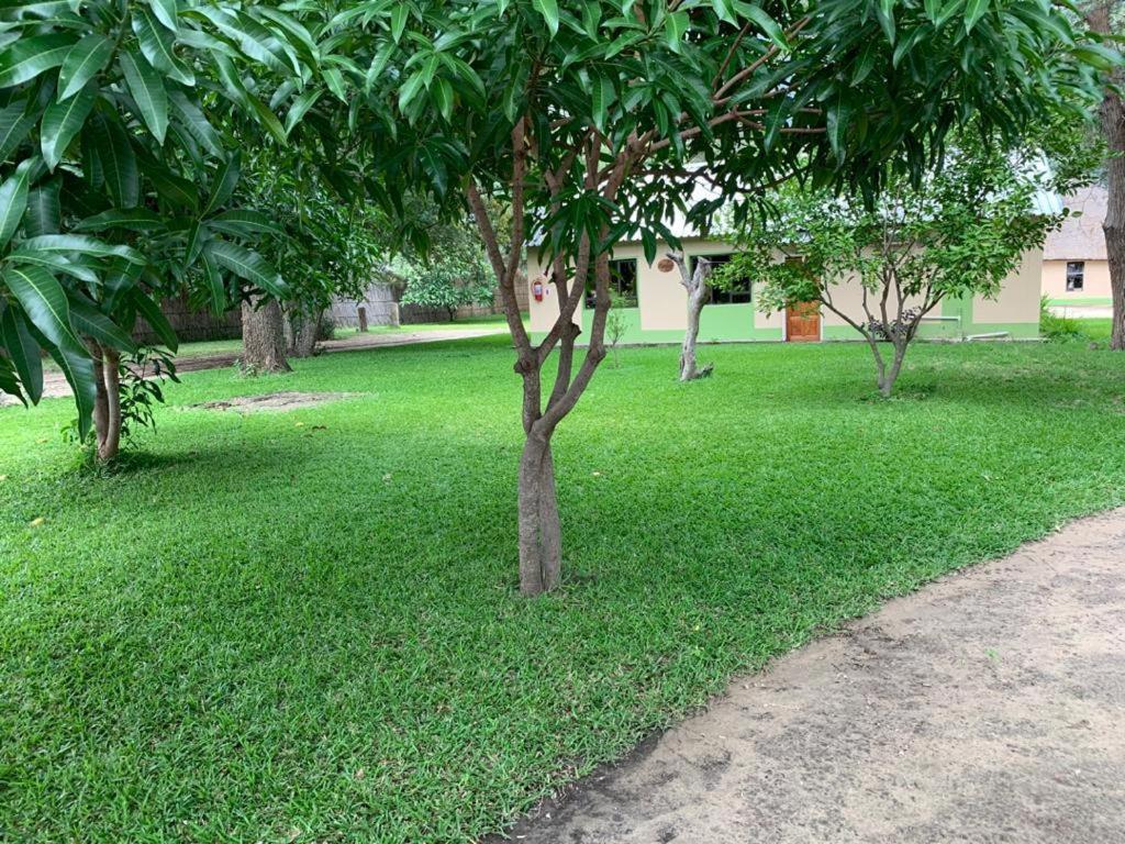 Juda Haus Lodge Katima Mulilo ภายนอก รูปภาพ
