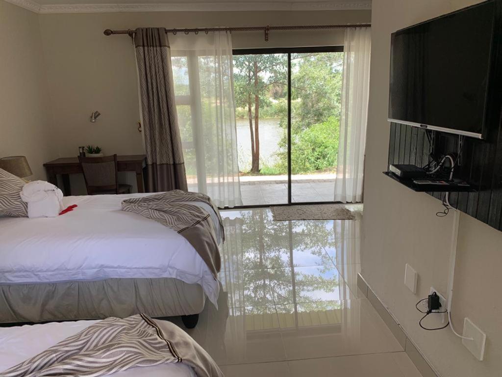 Juda Haus Lodge Katima Mulilo ภายนอก รูปภาพ