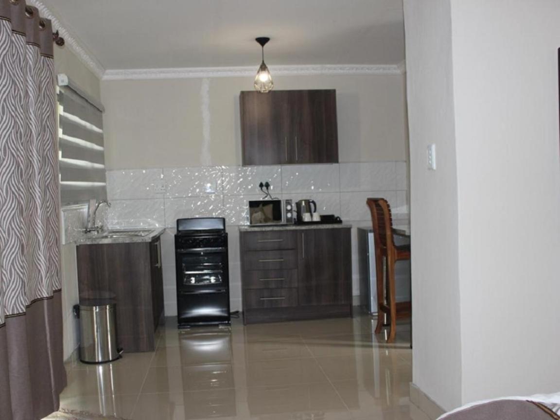 Juda Haus Lodge Katima Mulilo ภายนอก รูปภาพ